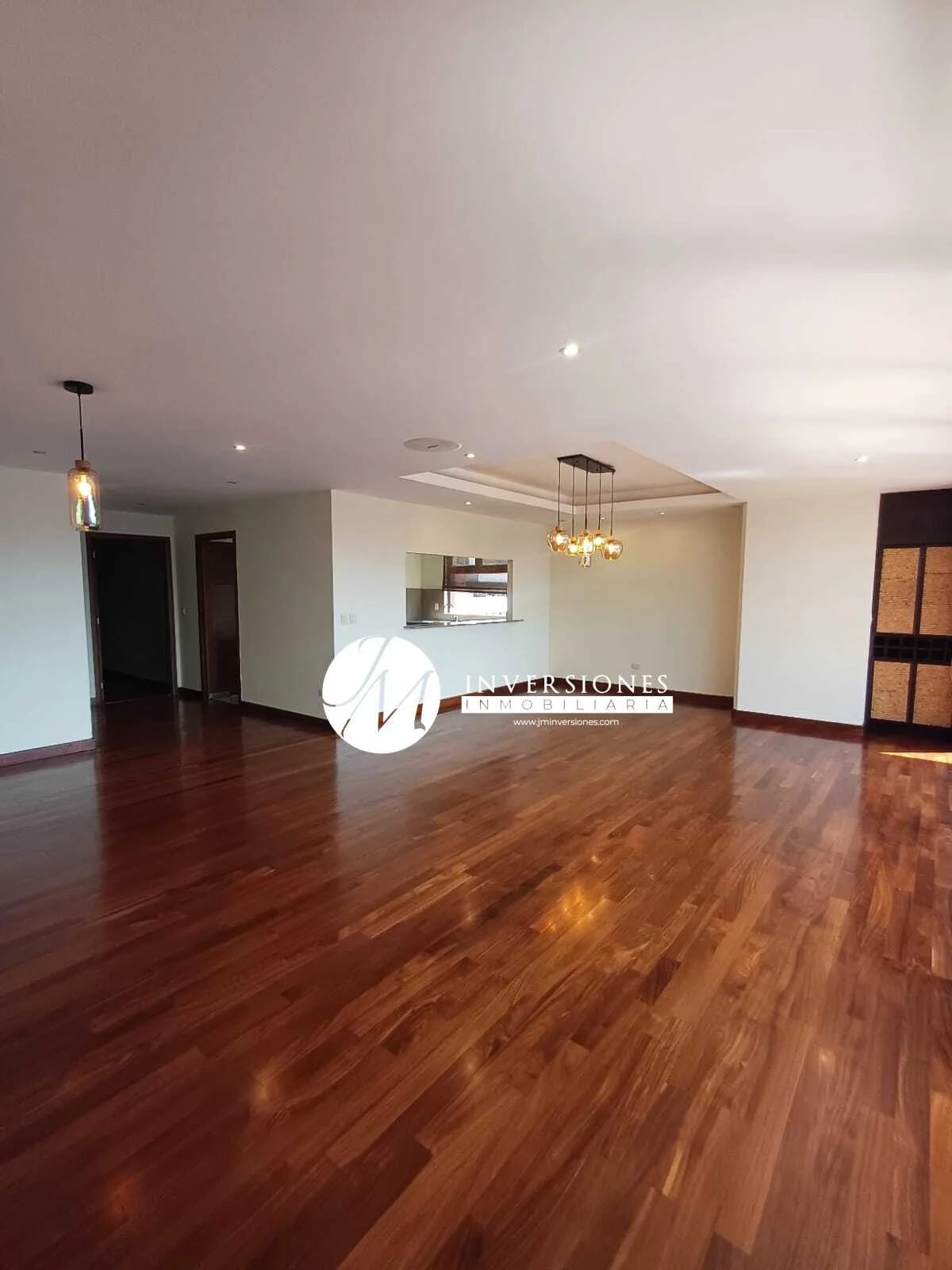 Apartamento en Renta de 2 Dormitorios en zona 10 — Apartamento en Alquiler en Zona 10, Guatemala, Ciudad — foto 2 de 13