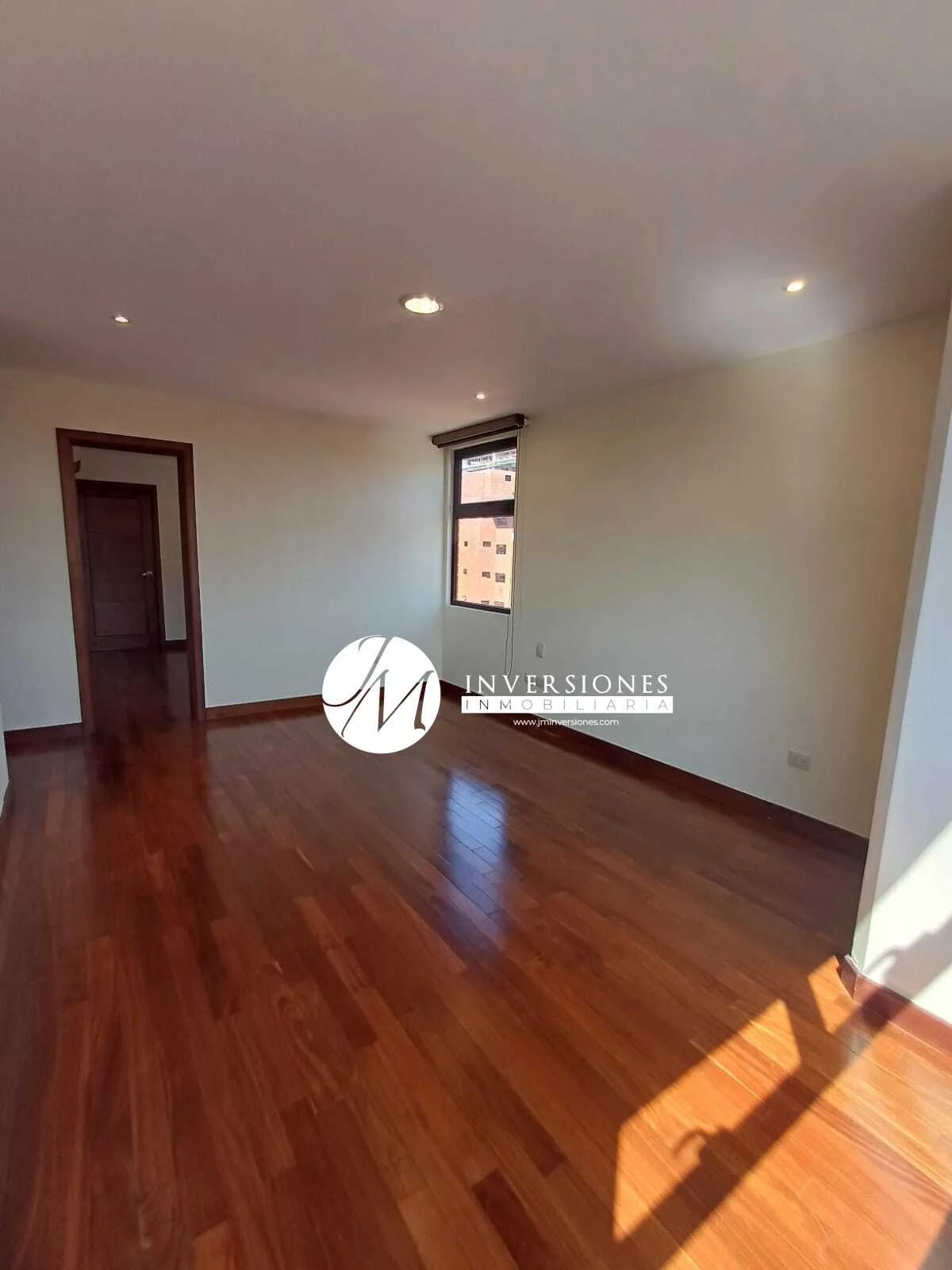 Apartamento en Renta de 2 Dormitorios en zona 10 — Apartamento en Alquiler en Zona 10, Guatemala, Ciudad — foto 6 de 13