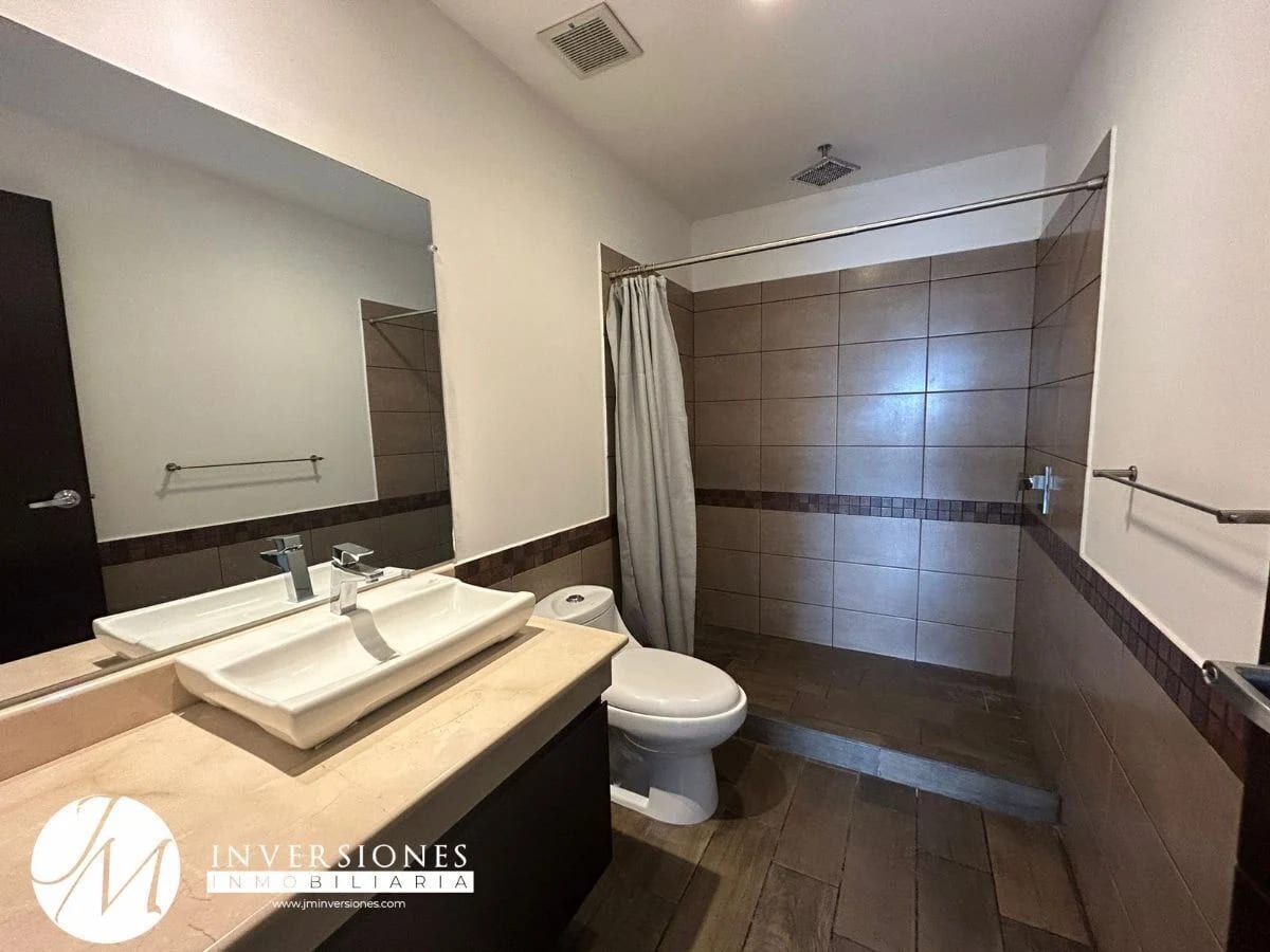 Apartamento en renta de 2 Dormitorios en zona 10 — Apartamento en Alquiler en Zona 10, Guatemala, Ciudad — foto 6 de 7