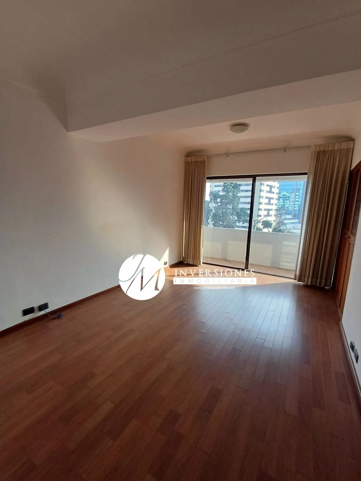 Apartamento en Renta de 2 Dormitorios en zona 14 — Apartamento en Venta en Zona 14, Guatemala, Ciudad — foto 2 de 7