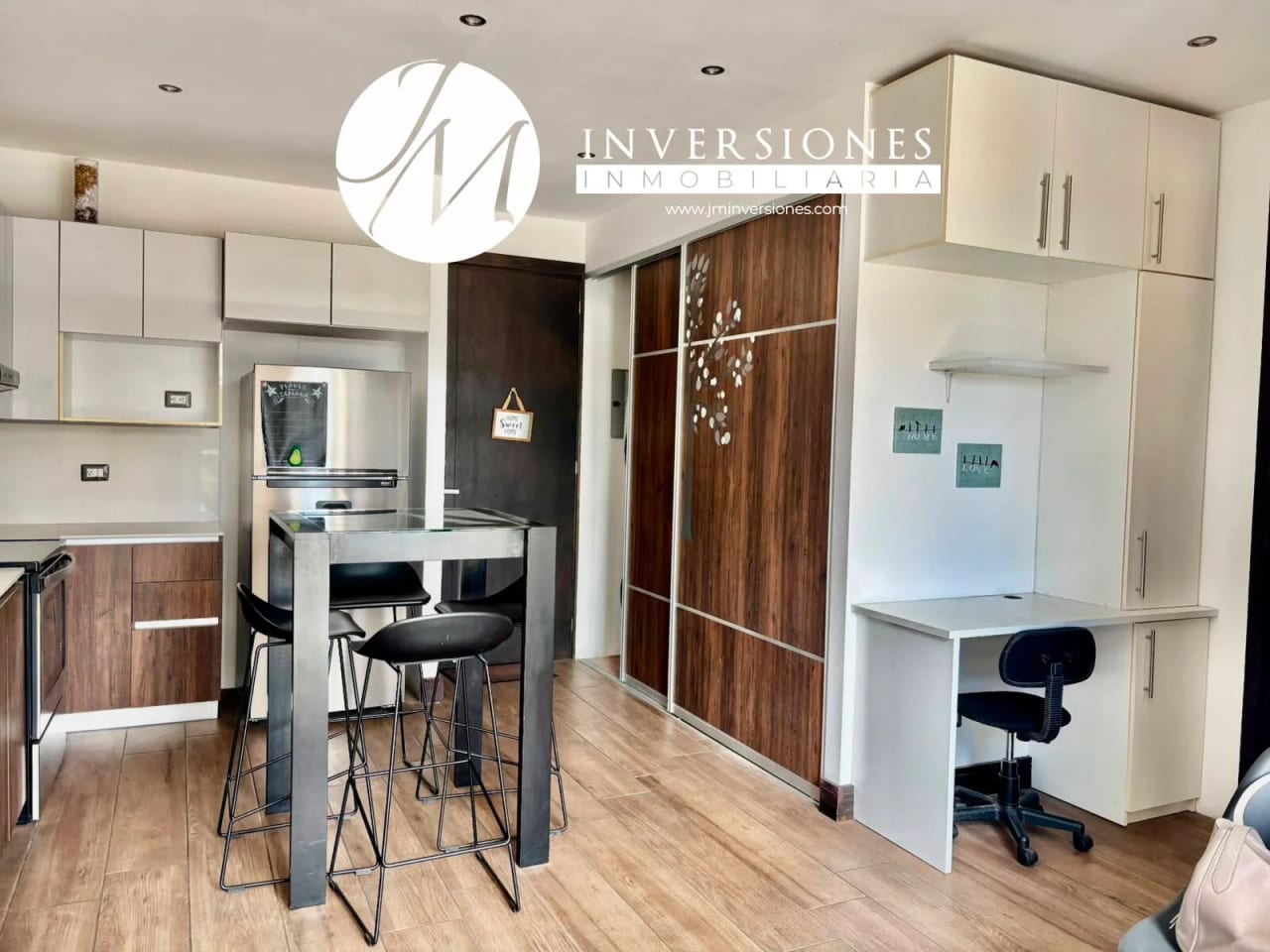 Apartamento en Renta Amueblado en zona 10 — Apartamento en Alquiler en Zona 10, Guatemala, Ciudad — foto 2 de 11