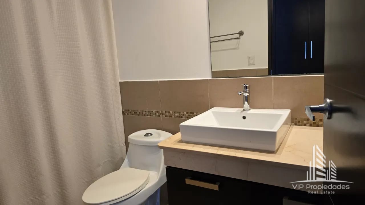Apartamento amueblado en alquiler, Zona 14 — Apartamento en Alquiler en Catania, Zona 14, Guatemala, Ciudad — foto 9 de 13