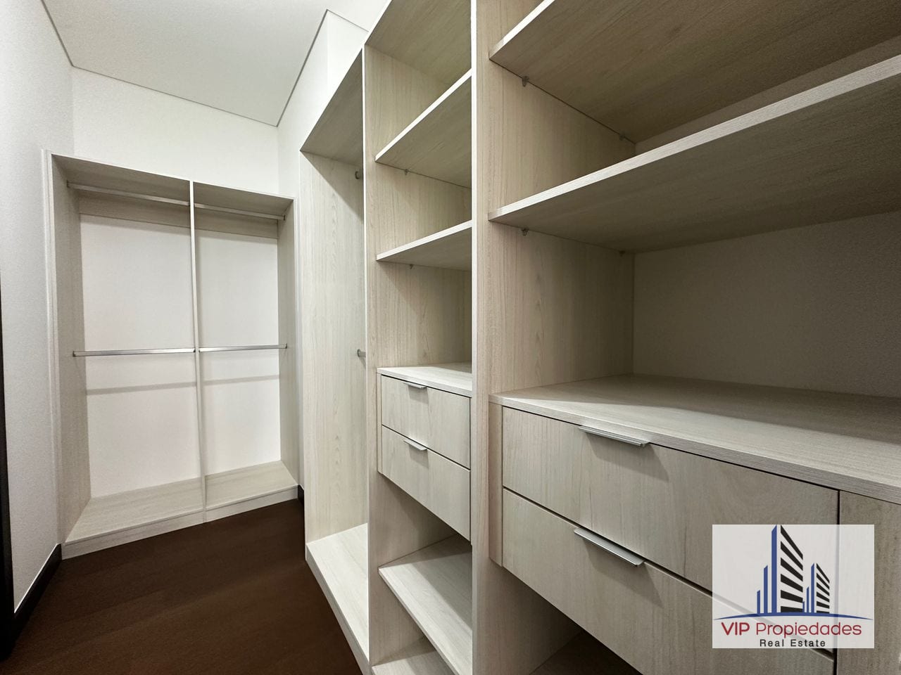Zona 16, amplio apartamento en alquiler — Apartamento en Alquiler en Nogales de Cayalá, Zona 16, Guatemala, Ciudad — foto 6 de 14