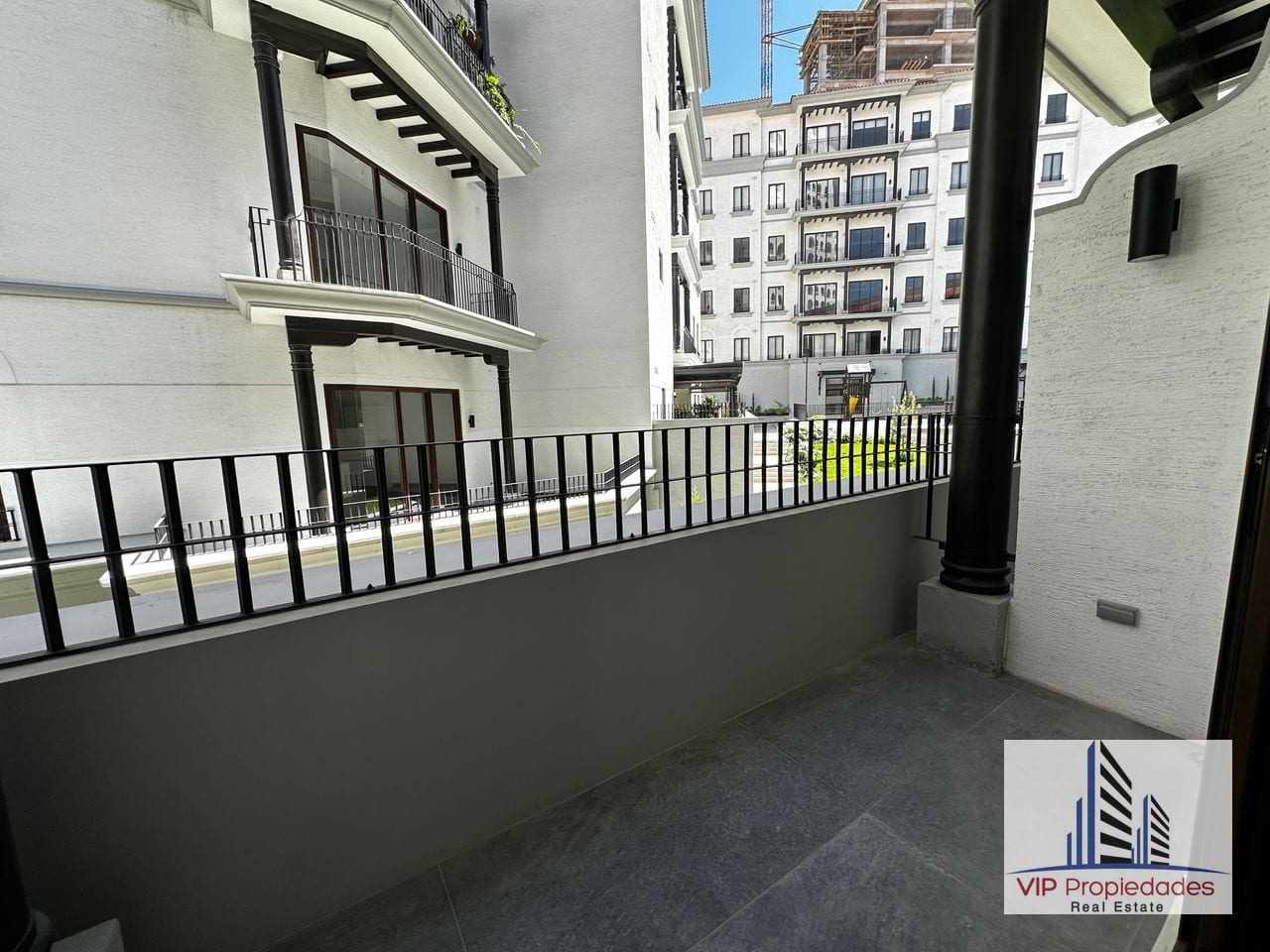 Zona 16, amplio apartamento en alquiler — Apartamento en Alquiler en Nogales de Cayalá, Zona 16, Guatemala, Ciudad — foto 1 de 17