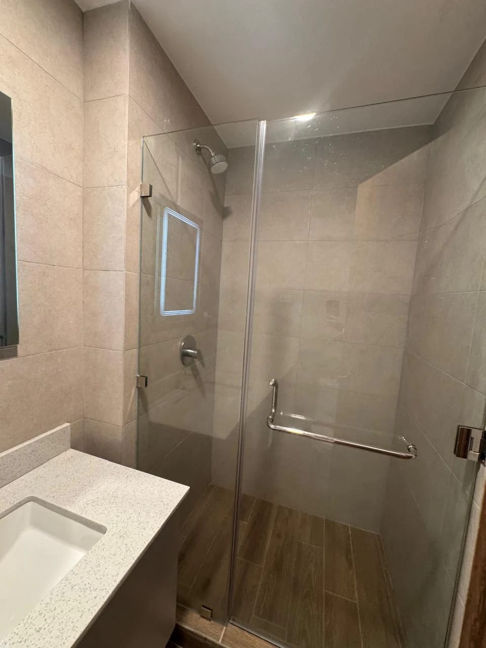 Apartamento Moderno en zona 14 — Apartamento en Alquiler en Parque 14, Zona 14, Guatemala, Ciudad — foto 15 de 17
