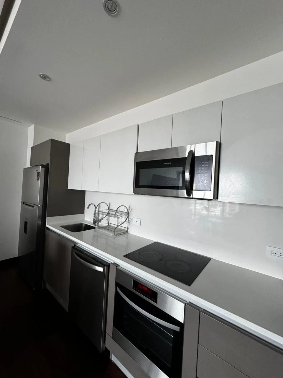 Apartamento de Lujo en zona 10 — Apartamento en Alquiler en Zona 10, Guatemala, Ciudad — foto 4 de 10