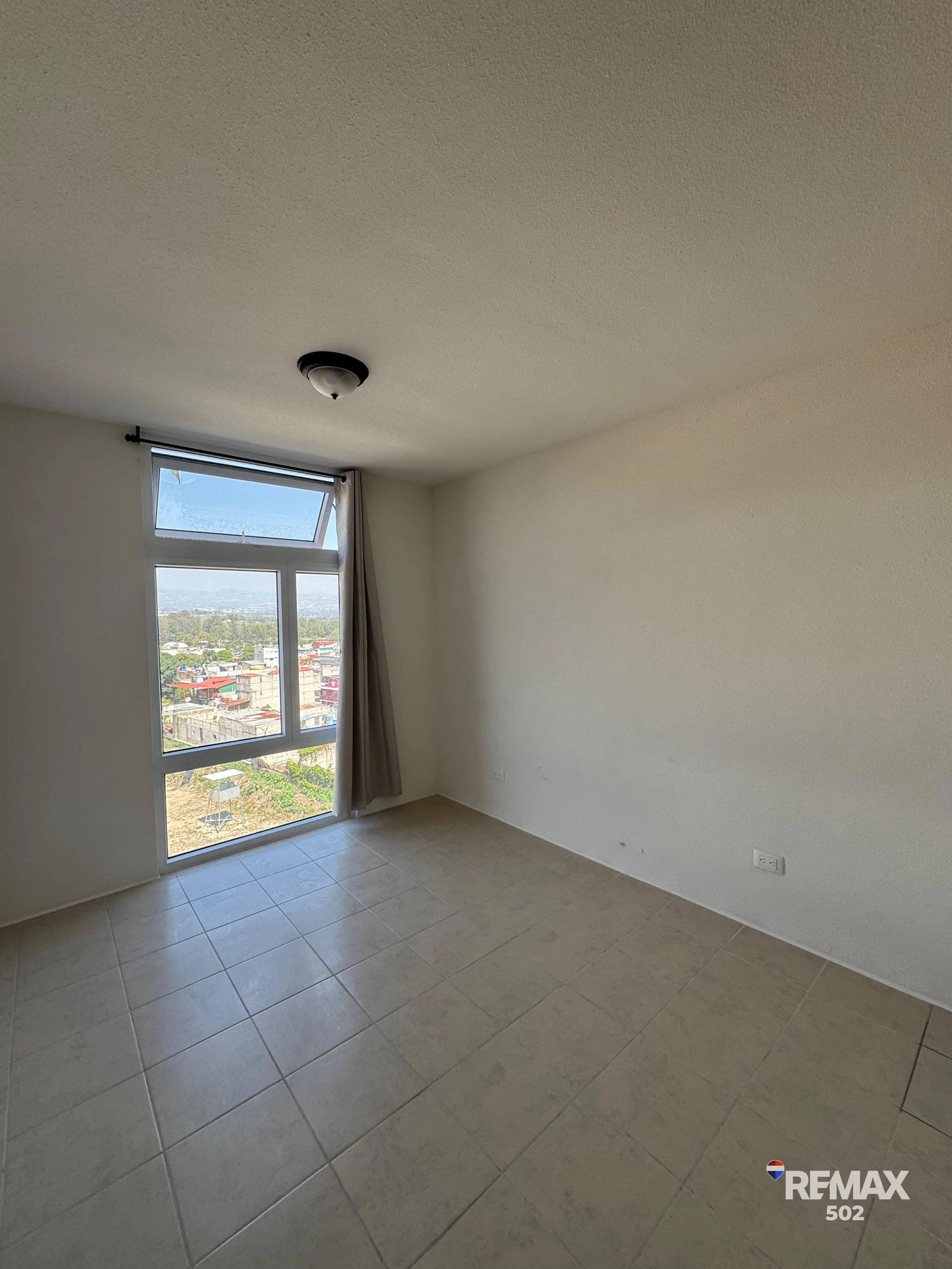 Apartamento en Zona 6 — Apartamento en Alquiler en Zona 6, Guatemala, Ciudad — foto 2 de 10
