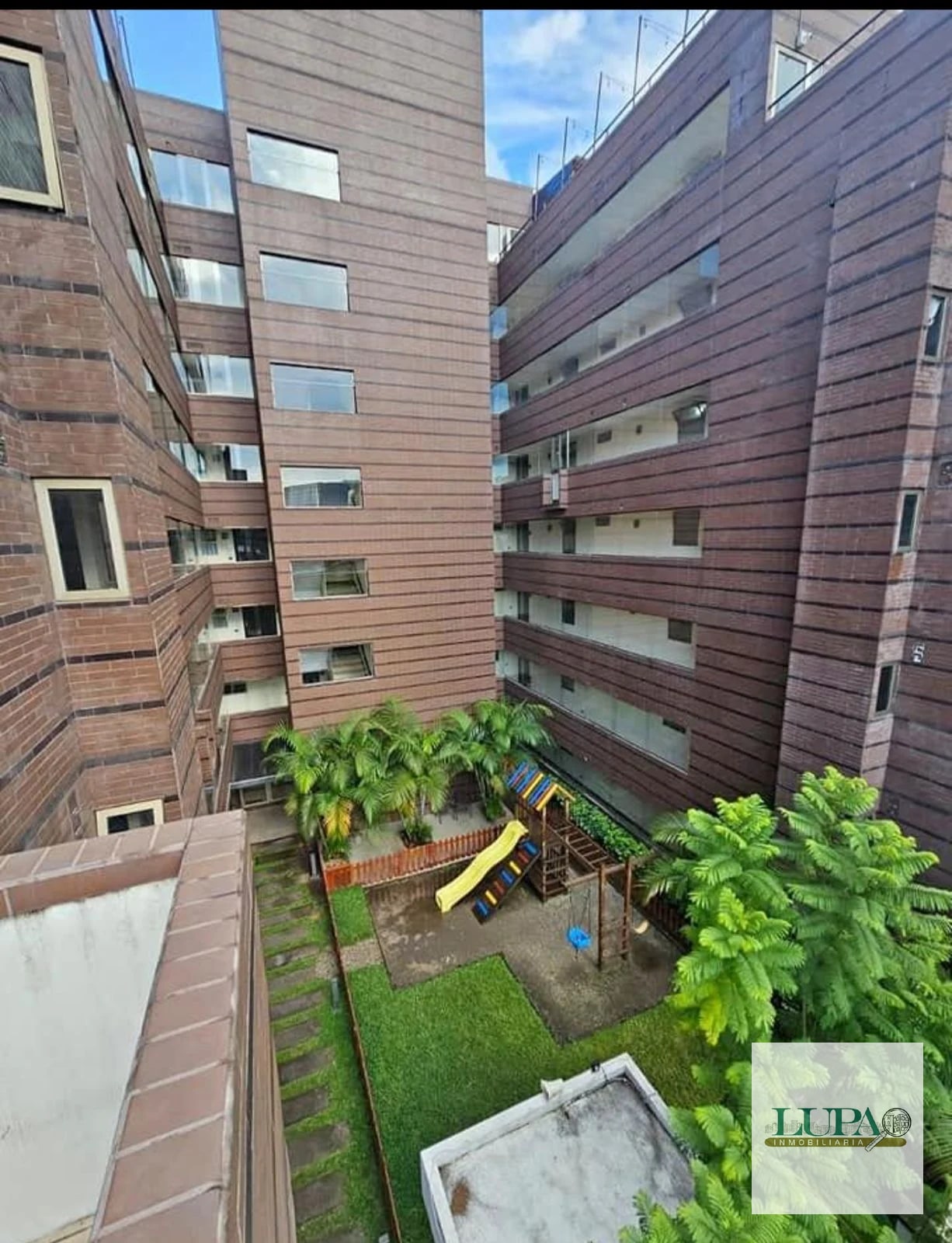 Rento apartamento amplio en Jardines de Las Charcas 1 — Apartamento en Alquiler en Jardines de Las Charcas, Zona 11, Guatemala, Ciudad — foto 4 de 4