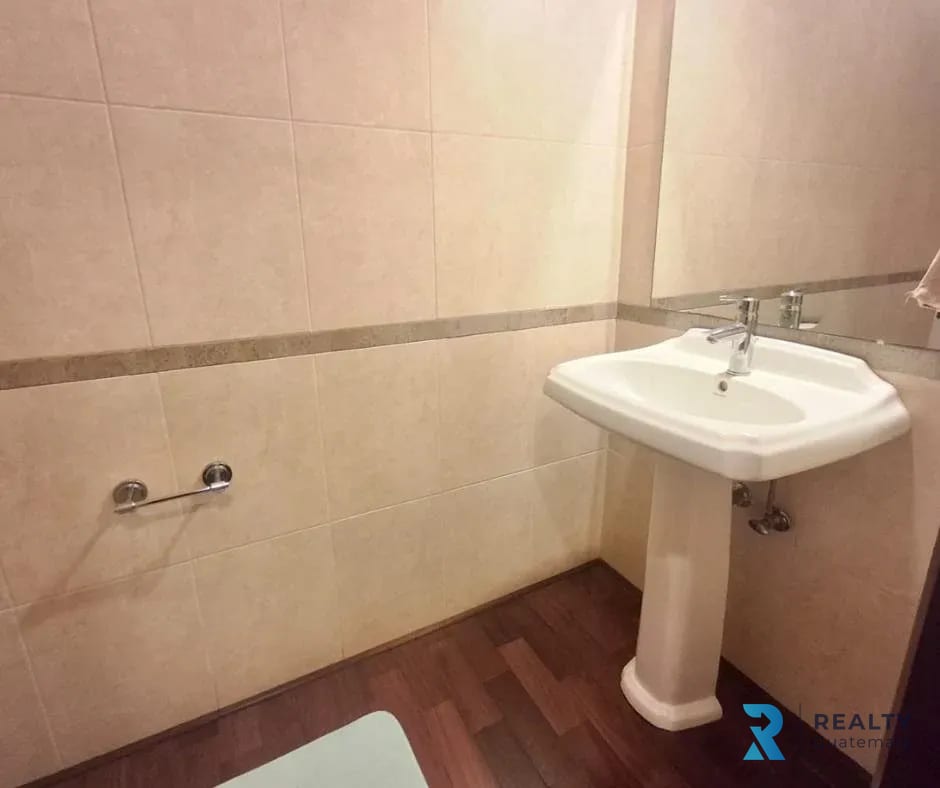 RENTO Apartamento Amueblado Edificio Santa María, zona 10 — Apartamento en Alquiler en Zona 10, Guatemala, Ciudad — foto 10 de 14