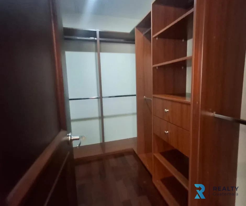 RENTO Apartamento Amueblado Edificio Santa María, zona 10 — Apartamento en Alquiler en Zona 10, Guatemala, Ciudad — foto 6 de 14