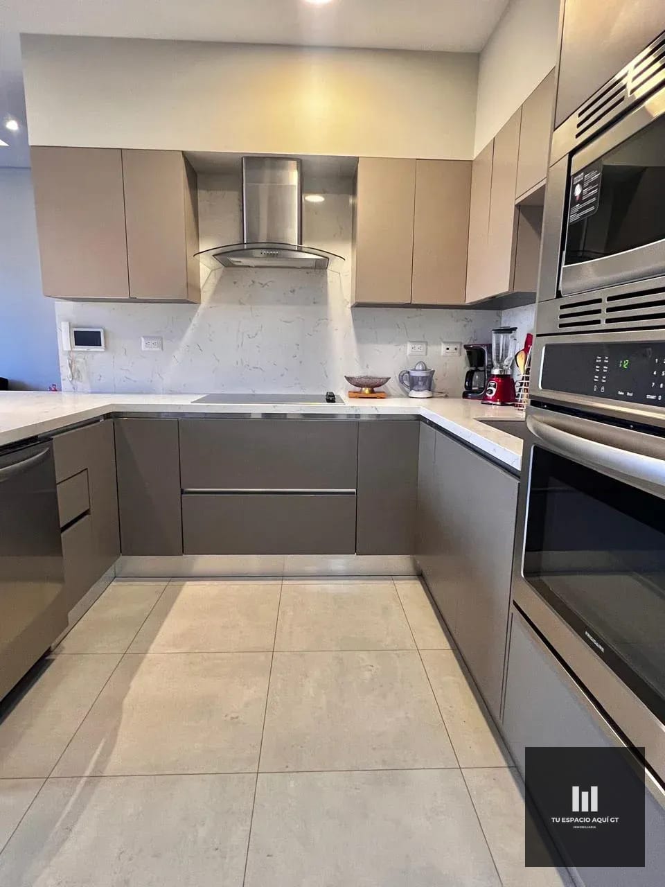 Precioso Apartamento Amueblado De LujoEn Renta En Zona 14 — Apartamento en Alquiler en Santa Inés, Zona 14, Guatemala, Ciudad — foto 2 de 11