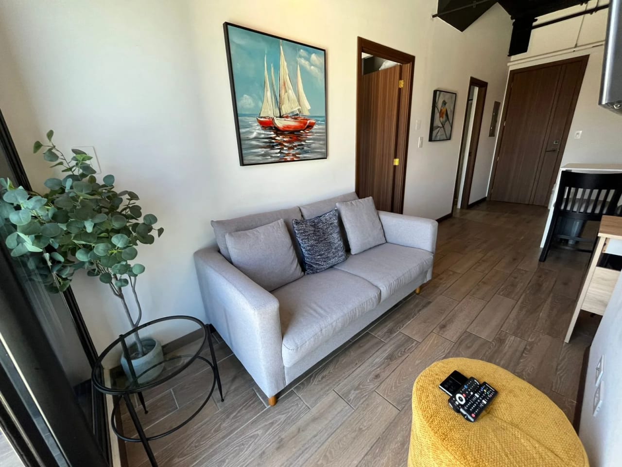 APARTAMENTO AMUEBLADO EN VENTA EDIFICIO SEPTIMO ZONA 4 — Apartamento en Venta en Séptimo, Zona 4, Guatemala, Ciudad — foto 7 de 13