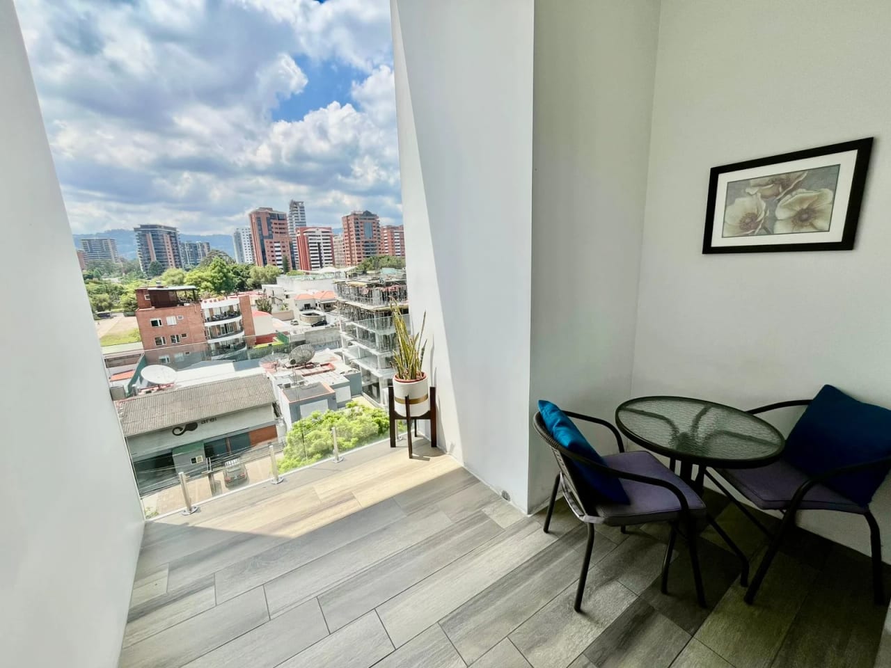 APARTAMENTO AMUEBLADO EN VENTA EDIFICIO NARAMA ZONA 13 — Apartamento en Venta en Narama, Zona 13, Guatemala, Ciudad — foto 13 de 17
