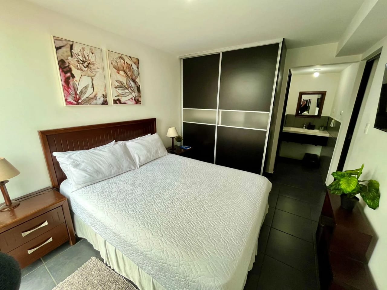 APARTAMENTO AMUEBLADO EN VENTA ZONA 11 EDIFICIO MARISCAL UNO UNO — Apartamento en Venta en Mariscal Uno Uno, Zona 11, Guatemala, Ciudad — foto 8 de 14