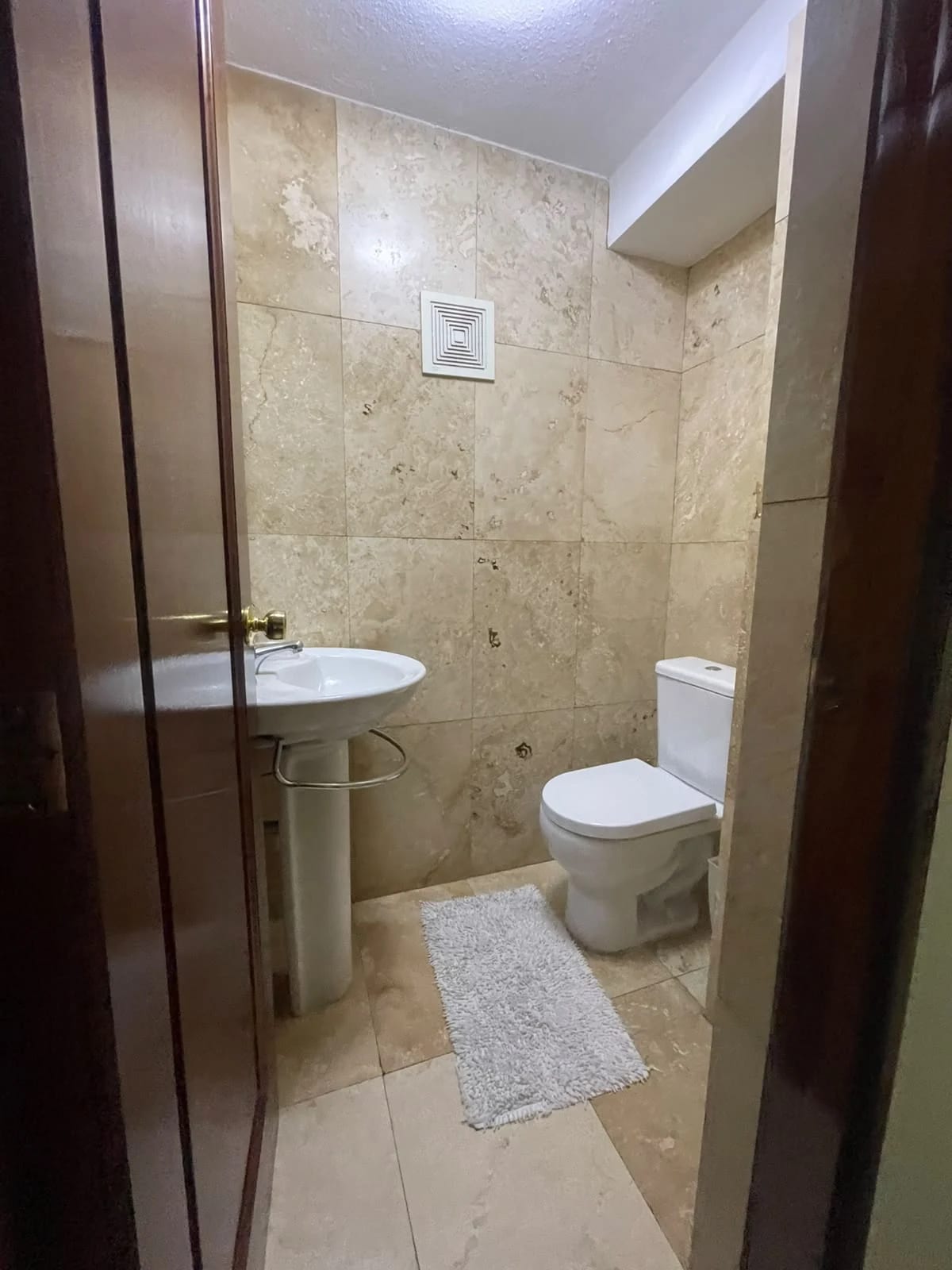 Apartamento en venta en zona 10 Moradas del Acueducto de 3 dormitorios — Apartamento en Venta en Moradas del Acueducto, Zona 10, Guatemala, Ciudad — foto 13 de 17
