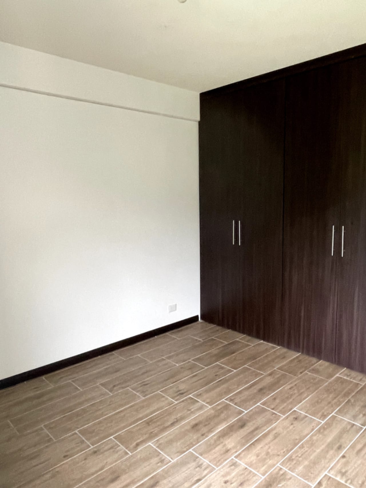 Rento Preciosa Villa en Alegria Condado Naranjo — Apartamento en Alquiler en Condado Naranjo, Zona 4 Mixco, Guatemala, Ciudad — foto 14 de 16