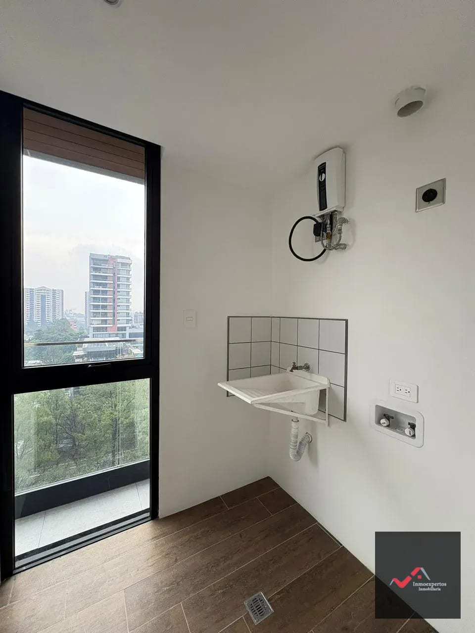 Apartamento en Renta Edificio Gaura Vista Hermosa 1 Zona 15 — Apartamento en Alquiler en Gaura, Zona 15, Guatemala, Ciudad — foto 8 de 8