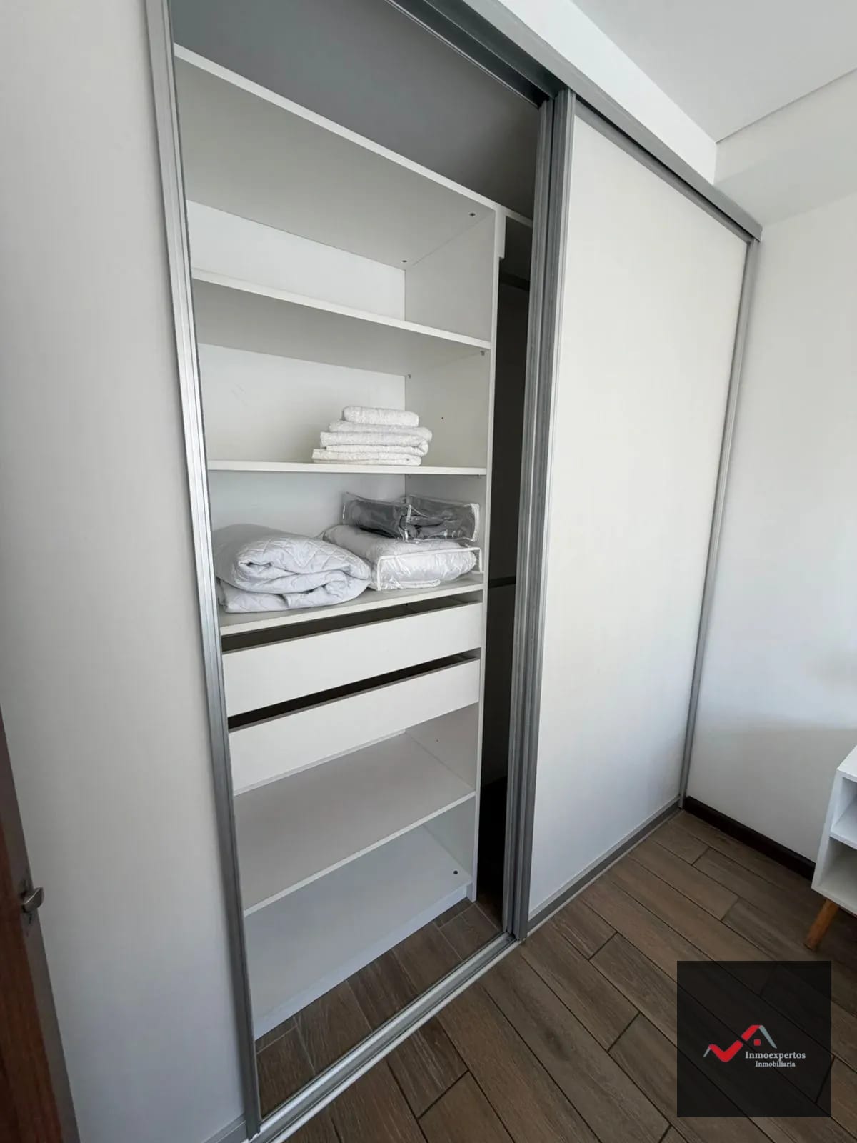 Apartamento amueblado en Renta | Edificio Inara, Zona 13 — Apartamento en Alquiler en Zona 13, Guatemala, Ciudad — foto 8 de 8