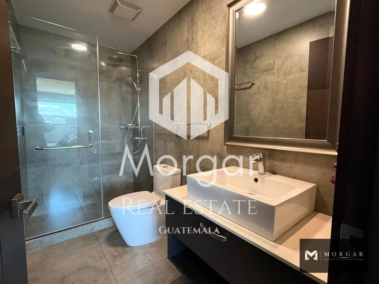 Apartamento en alquiler en Zona 10 de 2 dormitorios en $ 2,200 — Apartamento en Alquiler en Zona 10, Guatemala, Ciudad — foto 7 de 9