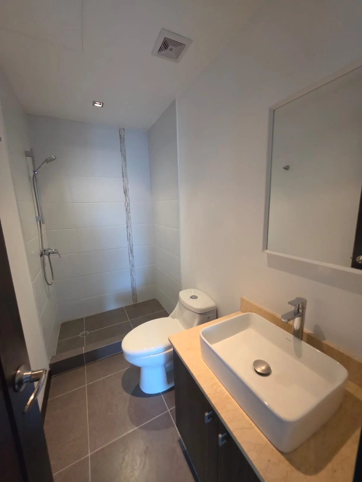 Vendo o alquilo apartamento en zona 10 — Apartamento en Venta en Neo Apartamentos, Zona 10, Guatemala, Ciudad — foto 10 de 16