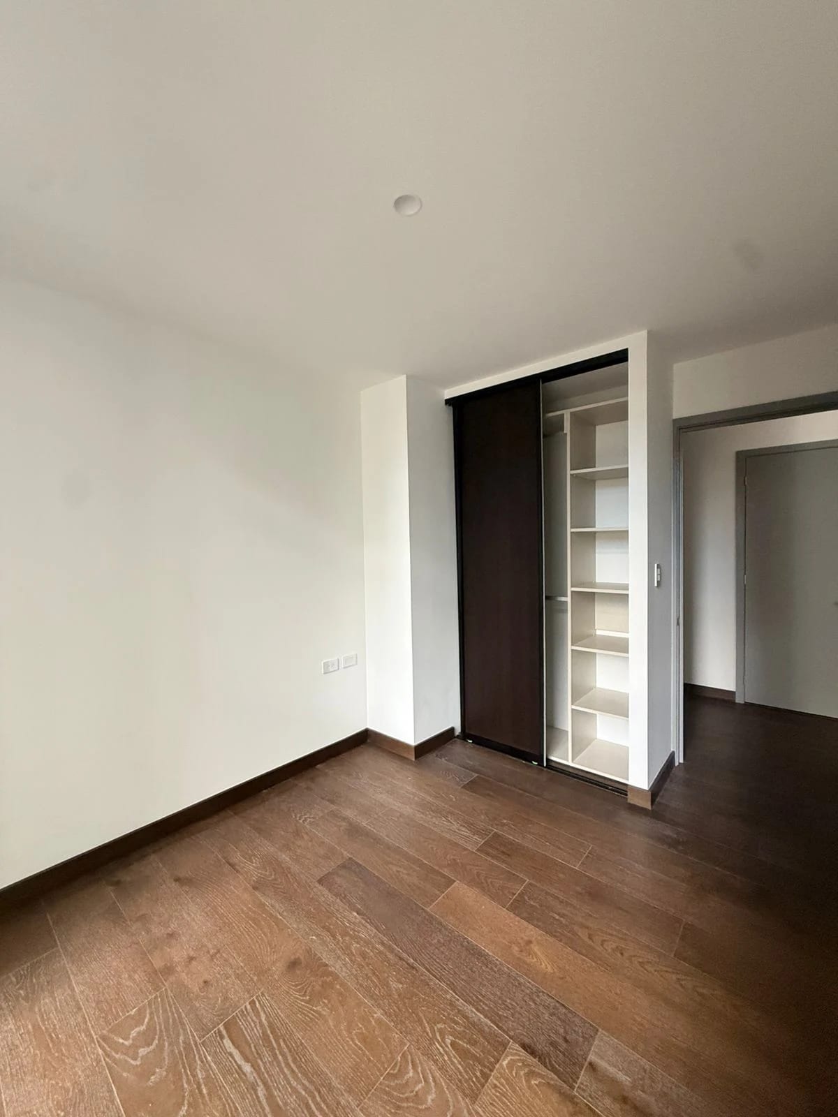 Vendo en Ganga apartamento en Z. 10 — Apartamento en Venta en Atarah, Zona 10, Guatemala, Ciudad — foto 11 de 11