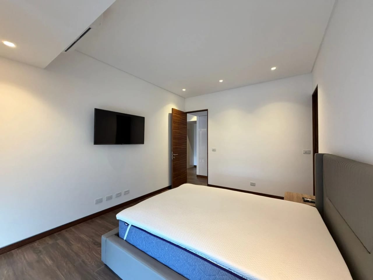 Alquilo moderno apartamento amueblado en zona 10 — Apartamento en Alquiler en Avia, Zona 10, Guatemala, Ciudad — foto 6 de 9