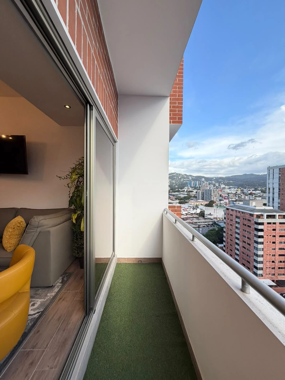 Vendo amplio apartamento en zona 10 — Apartamento en Venta en Casalini Diagonal 6, Zona 10, Guatemala, Ciudad — foto 13 de 13