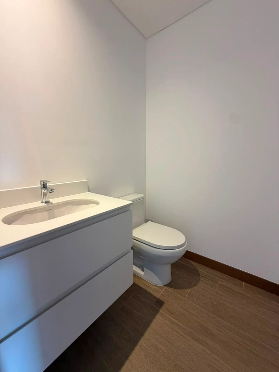 Alquilo apartamento en zona 10, edificio Ferre Diez — Apartamento en Alquiler en Ferré Diez, Zona 10, Guatemala, Ciudad — foto 11 de 17