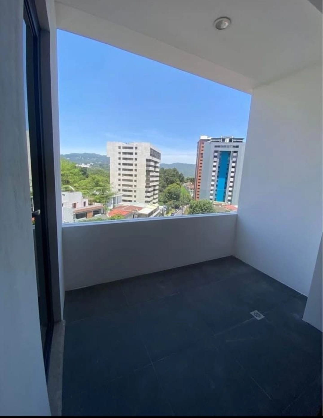 Vendo amplio apartamento en zona 14 Lantana — Apartamento en Venta en Lantana, Zona 14, Guatemala, Ciudad — foto 8 de 10