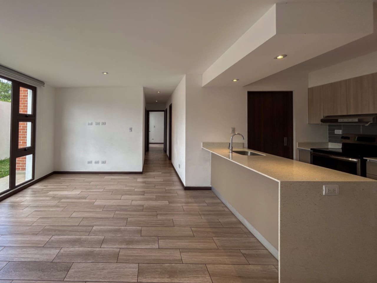 En Venta Apartamento con Jardín San Isidro 2021, Zona 16 — Apartamento en Venta en Zona 16, Guatemala, Ciudad — foto 3 de 12