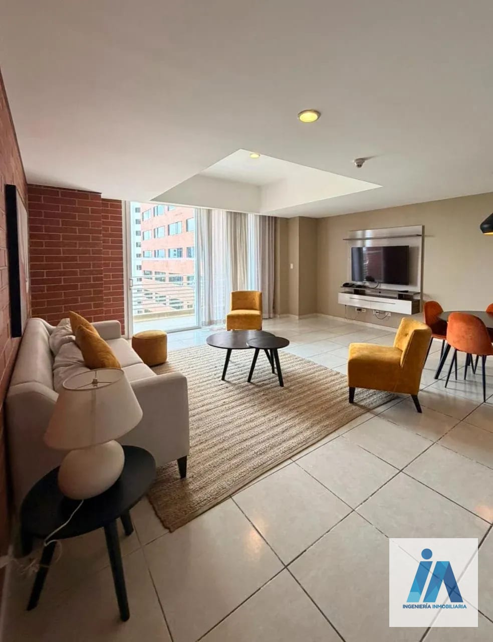 APARTAMENTO AMUEBLADO EN ALQUILER 📍 Edificio Adriatika, Zona 14 — Apartamento en Alquiler en Zona 14, Guatemala, Ciudad — foto 3 de 15
