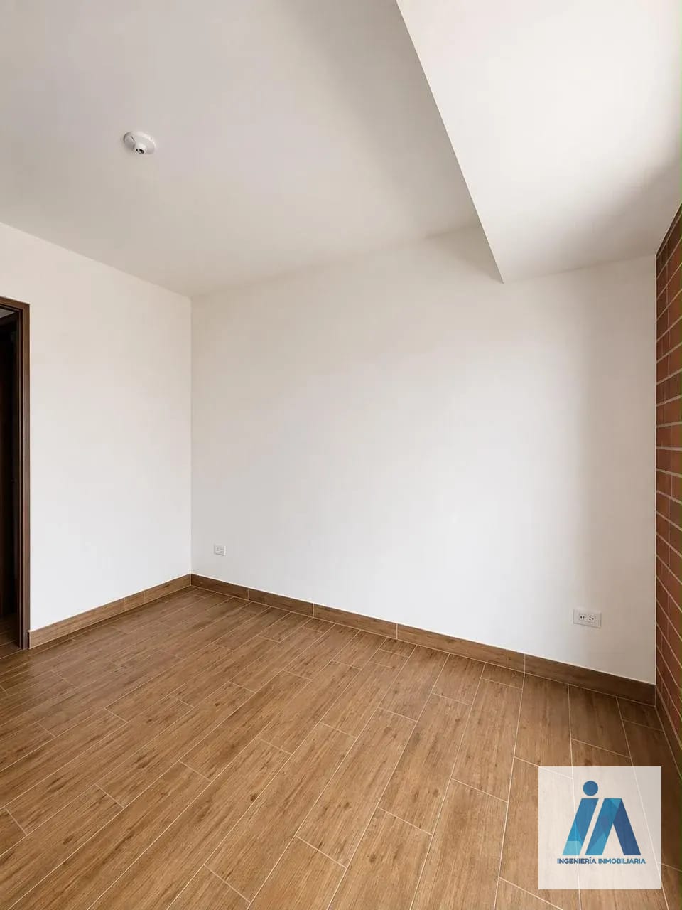 APARTAMENTO EN ALQUILER 📍 Edificio Modra, Zona 4 — Apartamento en Alquiler en Zona 4, Guatemala, Ciudad — foto 8 de 9
