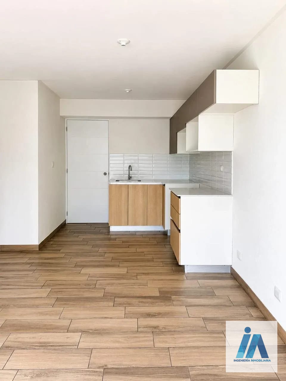 APARTAMENTO EN AlQUILER 📍 Edificio Lares 17, Zona 17 — Apartamento en Alquiler en Zona 17, Guatemala, Ciudad — foto 3 de 13