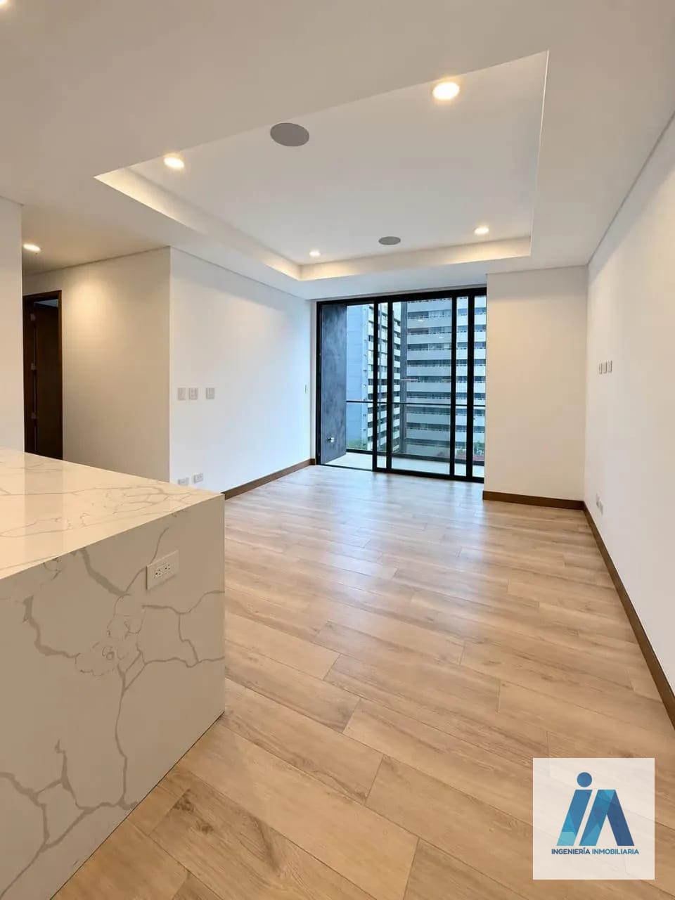 APARTAMENTO NUEVO EN ALQUILER 📍 Edificio Ferre Diez, Zona 10 — Apartamento en Alquiler en Zona 10, Guatemala, Ciudad — foto 2 de 11