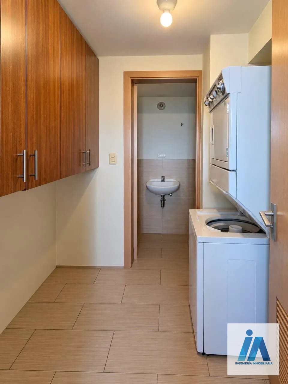 APARTAMENTO EN ALQUILER 📍 Edificio Condado La Villa, Zona 14 — Apartamento en Alquiler en Zona 14, Guatemala, Ciudad — foto 12 de 17