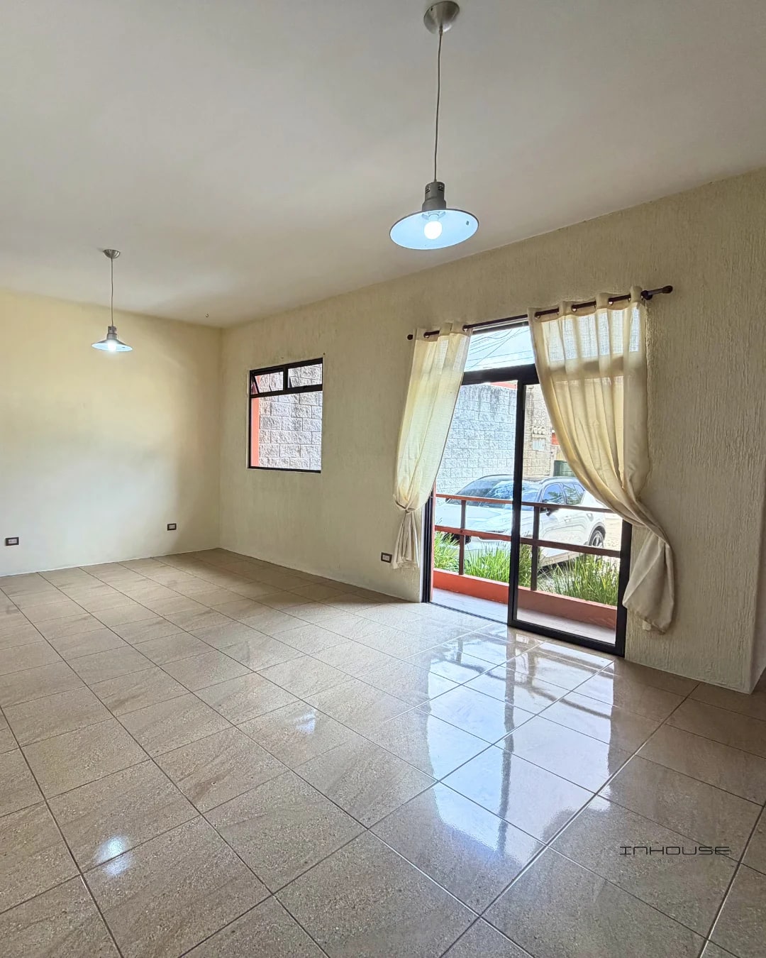 APARTAMENTO EN RENTA MUXBAL EN EXCELENTE UBICACIÓN. AMBIENTES AMPLIOS Y VENTILADOS. - 3