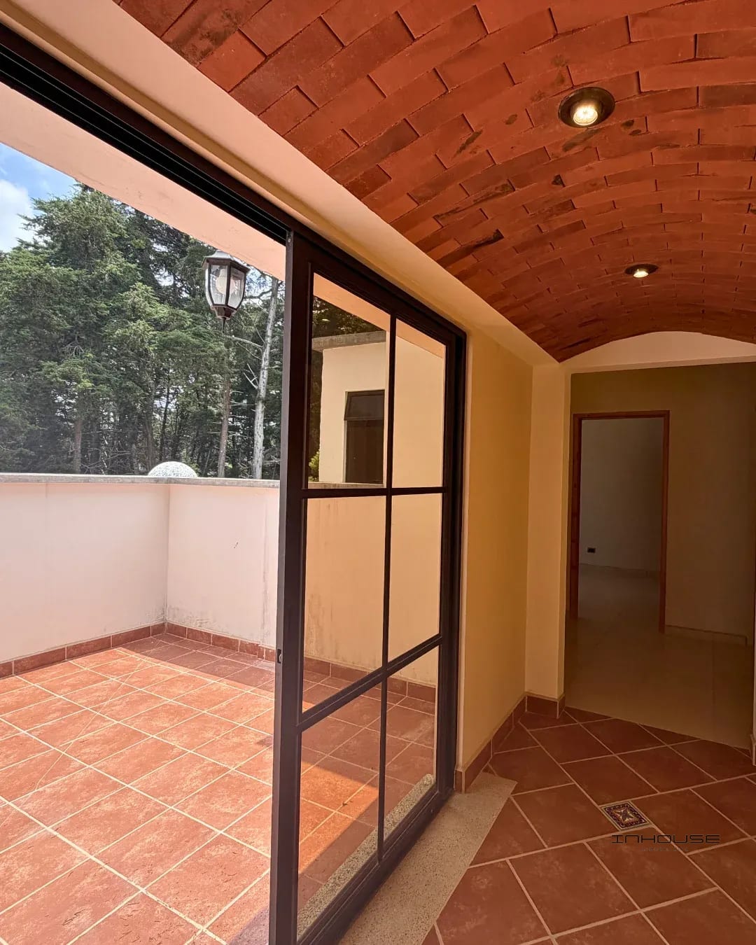 APARTAMENTO EN RENTA MUXBAL CON TERRAZA — Apartamento en Alquiler en Muxbal, Guatemala, Ciudad — foto 8 de 11