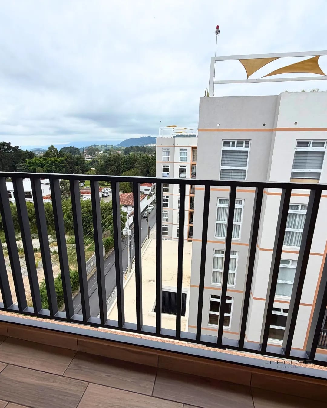 APARTAMENTO EN VENTA EN ZONA 16 CON BALCÓN EN NIVEL ALTO PARA ESTRENAR — Apartamento en Venta en Lares 16, Zona 16, Guatemala, Ciudad — foto 1 de 10
