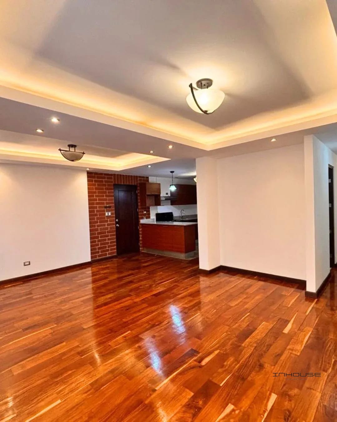 Apartamento en renta zona 10 Encinalito de Oakland primer nivel — Apartamento en Alquiler en Zona 10, Guatemala, Ciudad — foto 1 de 10