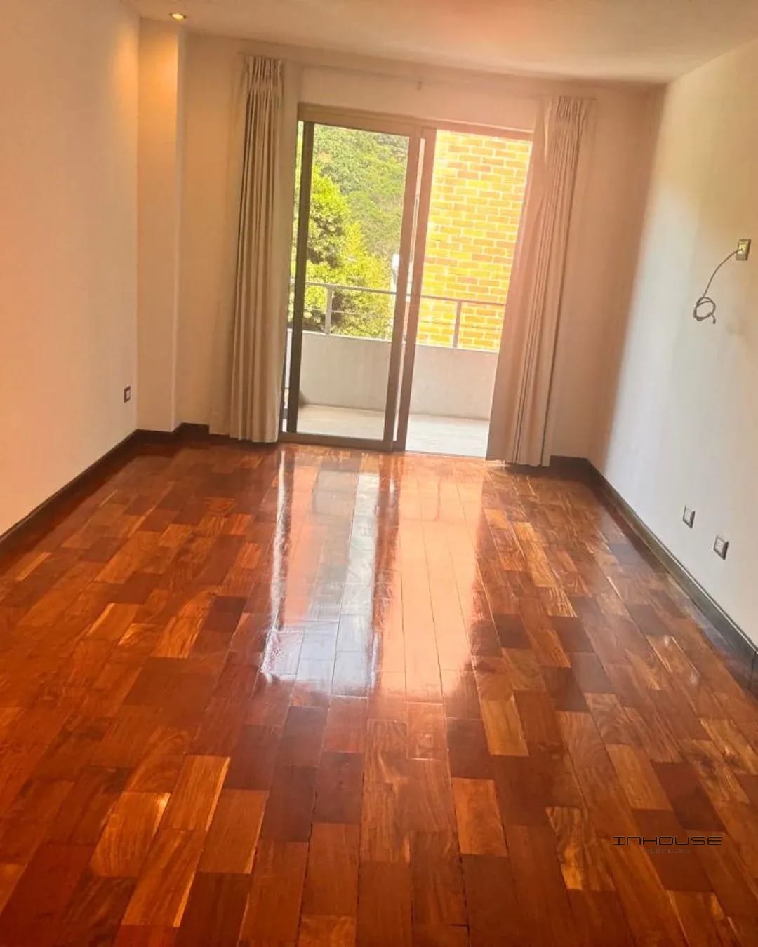 Apartamento en renta zona 10 Encinalito de Oakland primer nivel — Apartamento en Alquiler en Zona 10, Guatemala, Ciudad — foto 7 de 10