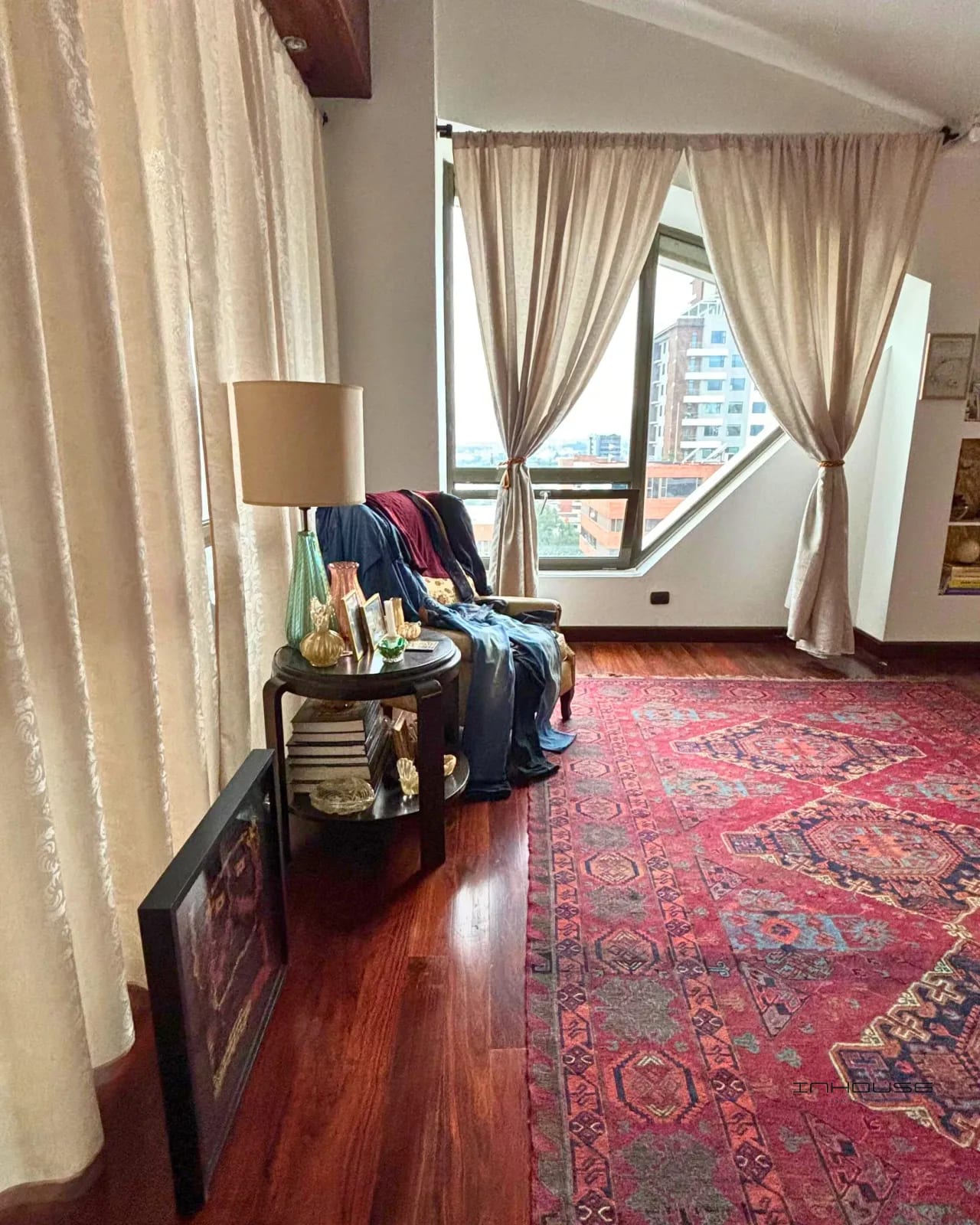 PENTHOUSE EN RENTA EN ZONA 14 CON DOS NIVELES Y TERRAZA — Apartamento en Alquiler en Plenum 14, Zona 14, Guatemala, Ciudad — foto 11 de 14