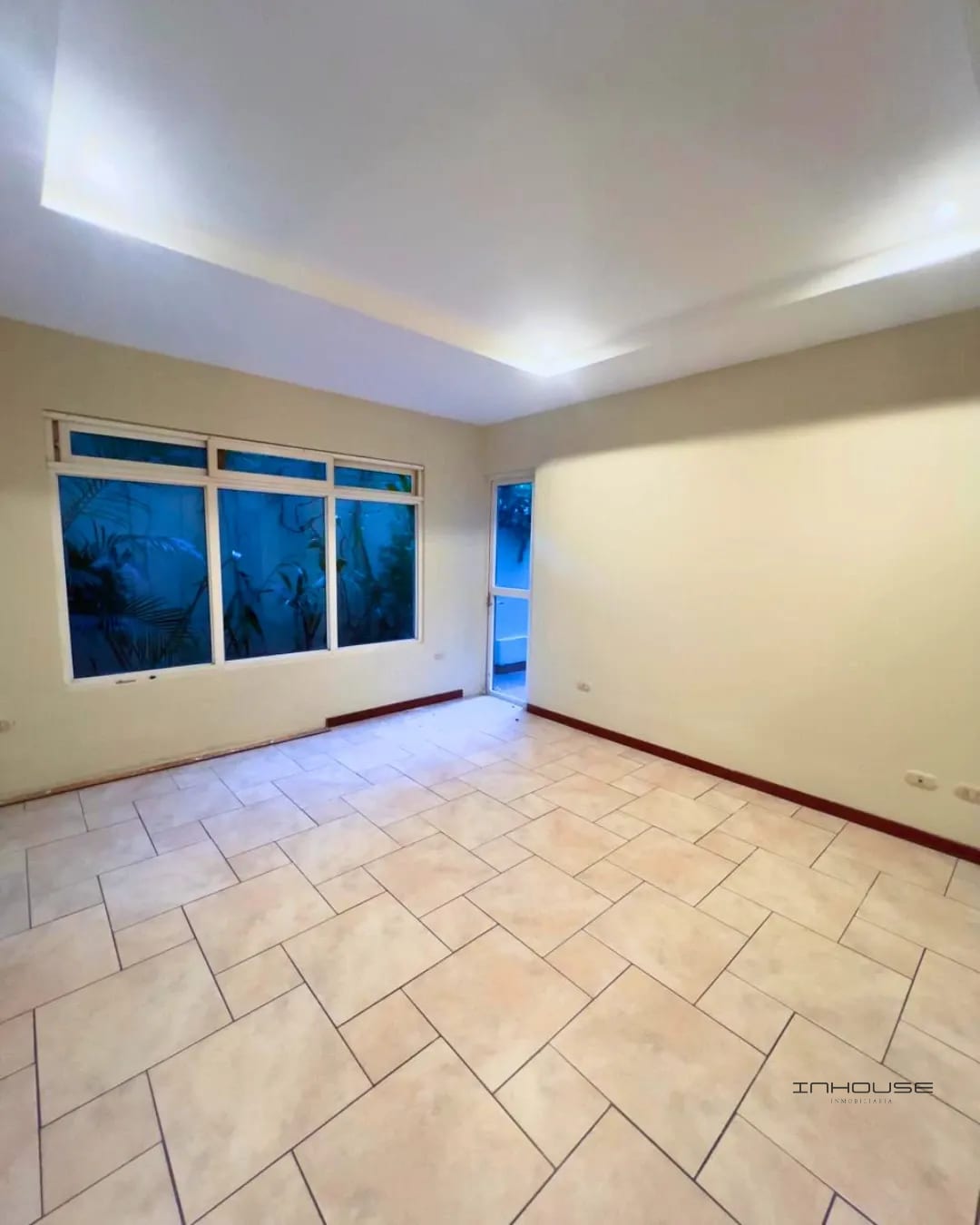 APARTAMENTO EN RENTA CAES KM 9.5, EN PRIMER NIVEL — Apartamento en Alquiler en km 11-15, Carretera a El Salvador, Guatemala, Ciudad — foto 4 de 11