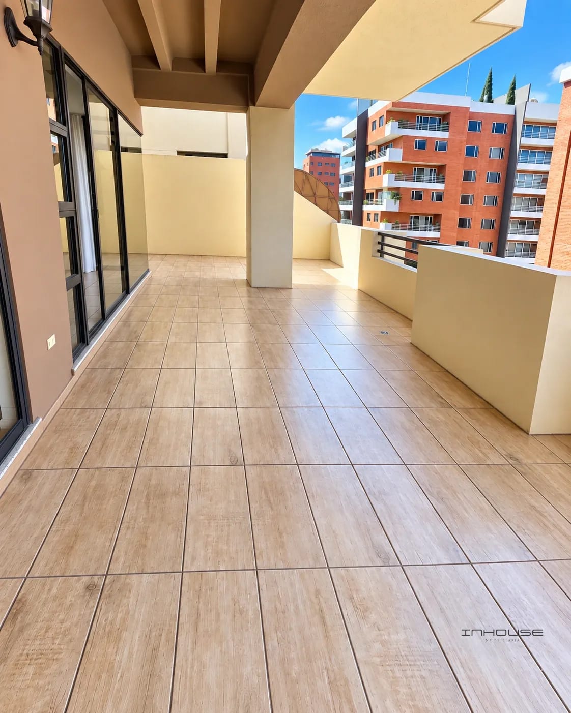Apartamento en Venta Zona 10 en Nivel Alto — Apartamento en Venta en Torre Castelar, Zona 10, Guatemala, Ciudad — foto 1 de 10