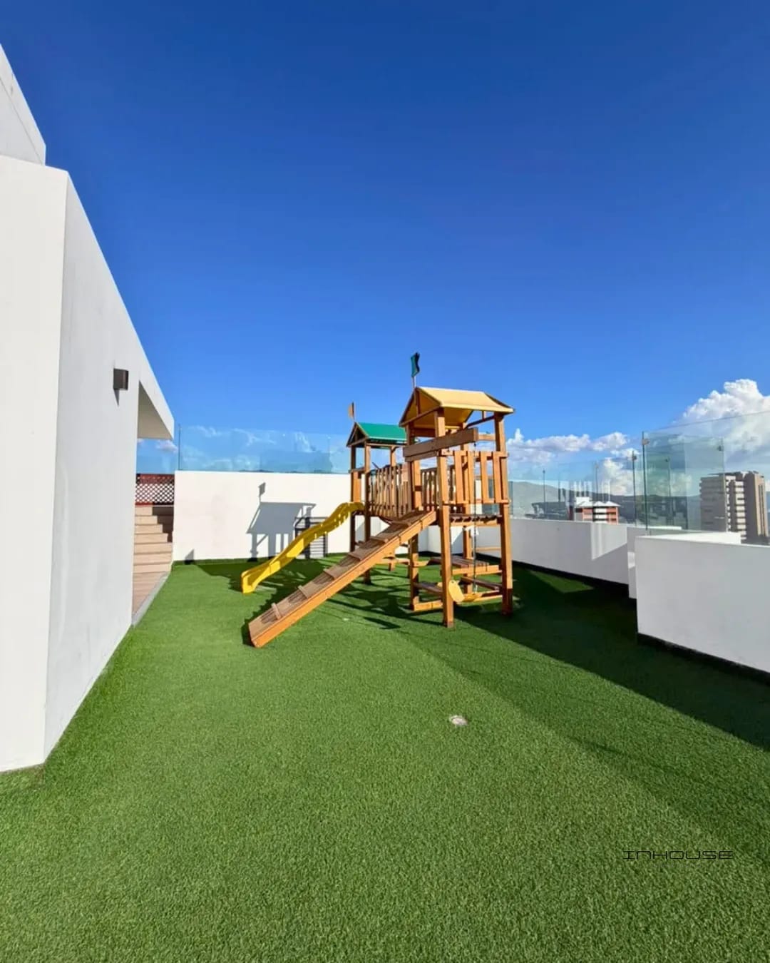 Apartamento en Venta en Zona 14 Amueblado en Nivel Alto — Apartamento en Venta en Casa Roble, Zona 14, Guatemala, Ciudad — foto 4 de 10