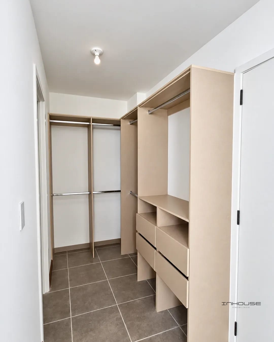 Apartamento en Venta Zona 15 Nivel Alto con Balcón — Apartamento en Venta en Quince Esquina, Zona 15, Guatemala, Ciudad — foto 11 de 12