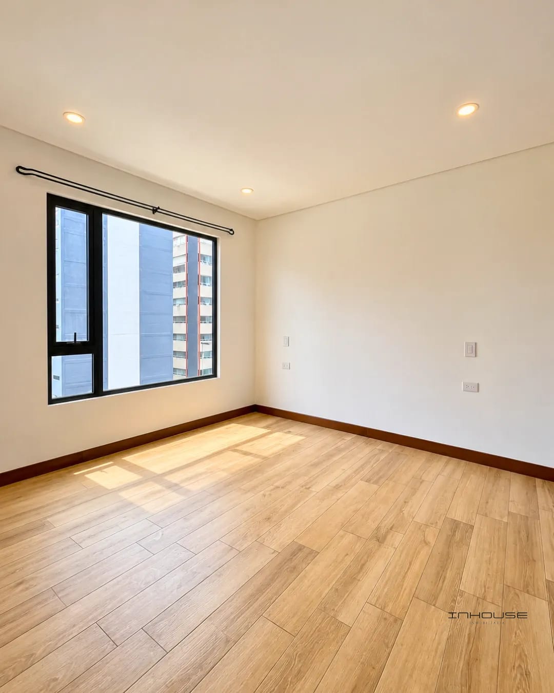 Apartamento en Renta Zona 10 con Línea Blanca Ferre 10 — Apartamento en Alquiler en Ferré Diez, Zona 10, Guatemala, Ciudad — foto 3 de 10