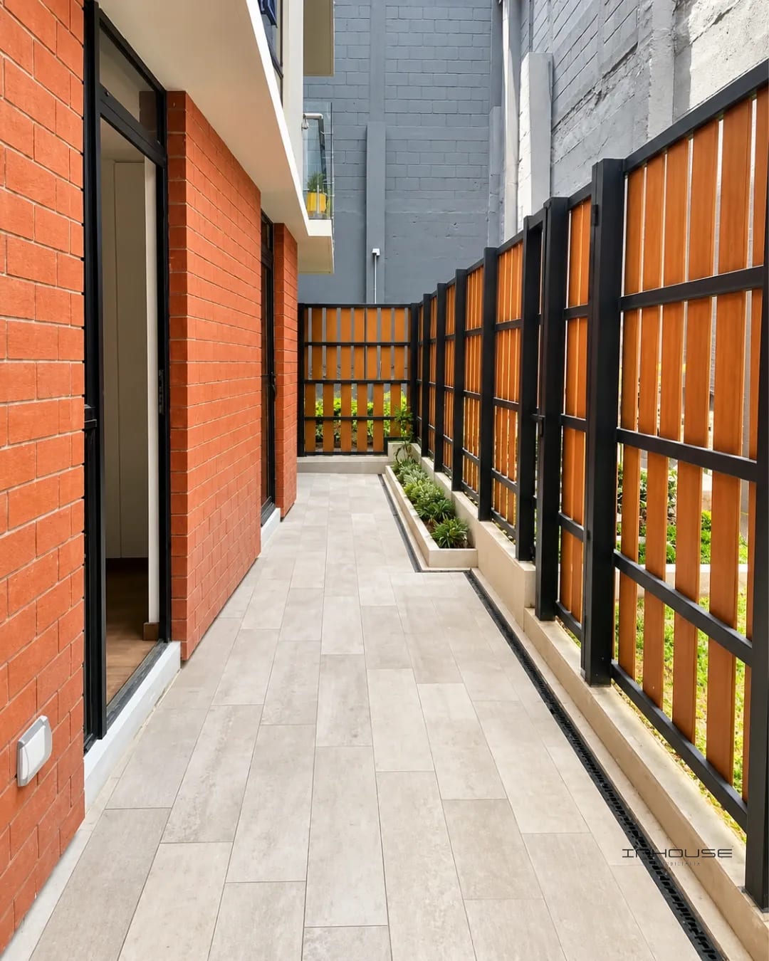 Apartamento en Venta Zona 11 en Primer Nivel con Jardin, Aralia — Apartamento en Venta en Aralia Mariscal, Zona 11, Guatemala, Ciudad — foto 12 de 16
