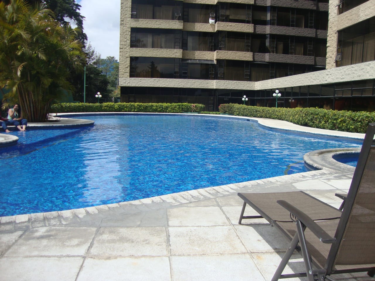 Zona 10 Apartamento Amueblado — Apartamento en Alquiler en Zona 10, Guatemala, Ciudad — foto 2 de 3