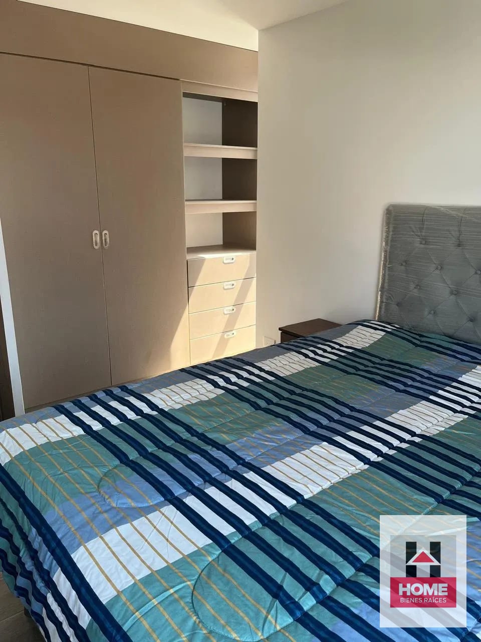 AREA AOKLAND MALL APARTAMENTO EN VENTA ZONA 10 — Apartamento en Venta en Biko, Zona 10, Guatemala, Ciudad — foto 3 de 11