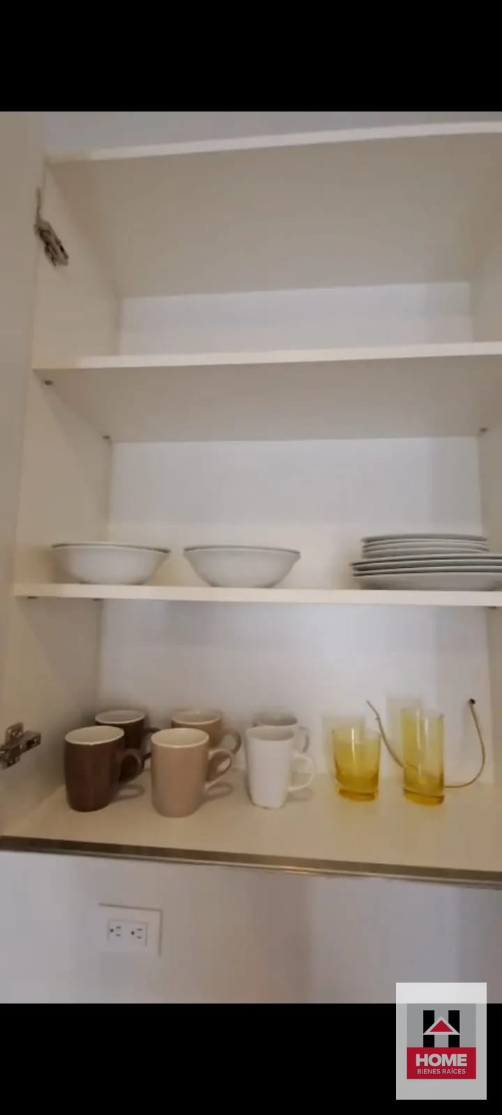 ALQUILER DE APARTAMENTO DE 1 HABITACION AMUEBLADO CERCA OAKLAND — Apartamento en Alquiler en Moretti, Zona 10, Guatemala, Ciudad — foto 10 de 11